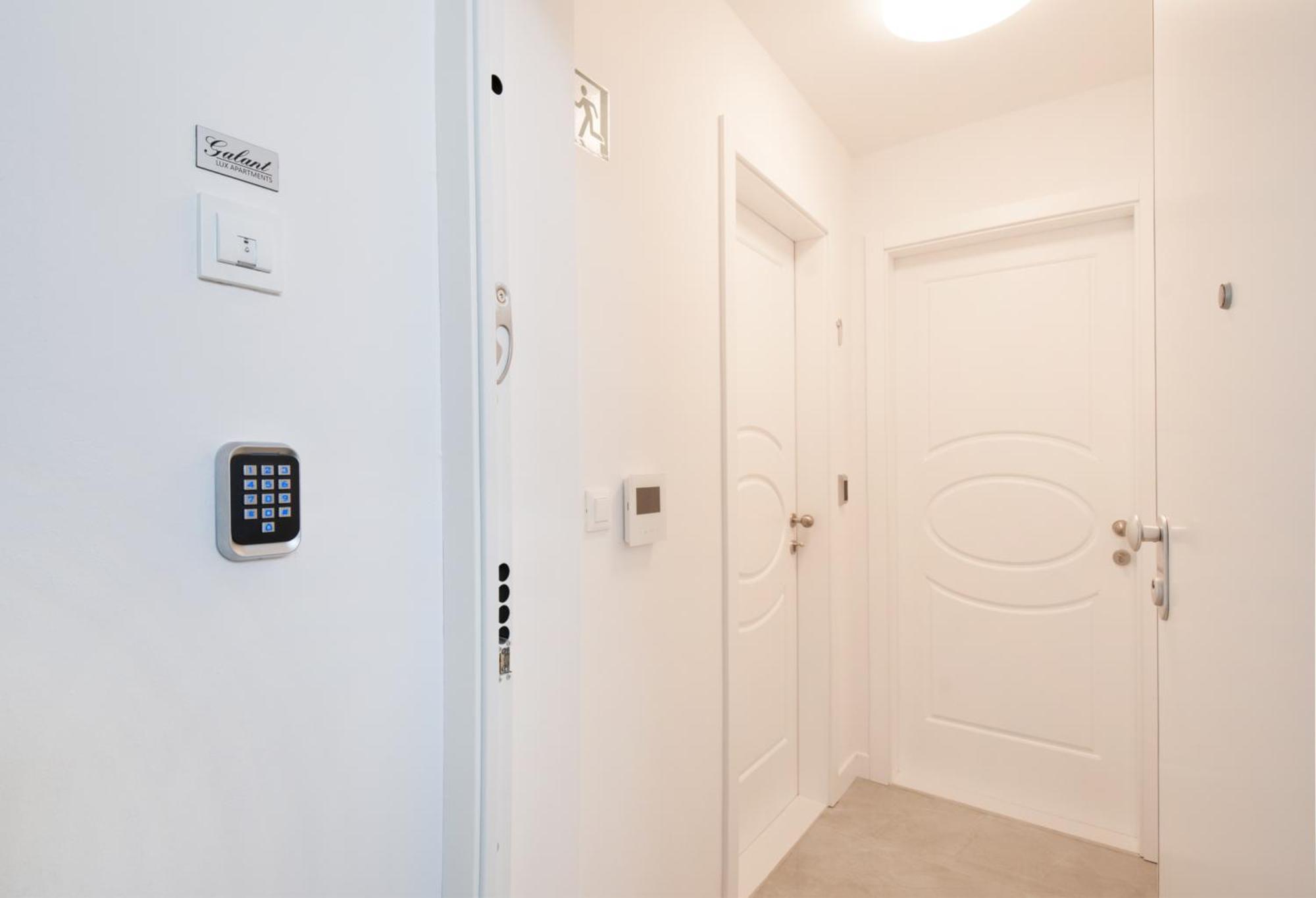 Luxury Apartment Galant 2 Split Buitenkant foto